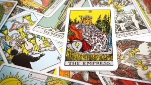 Empress ຫມາຍຄວາມວ່າແນວໃດໃນ Tarot?